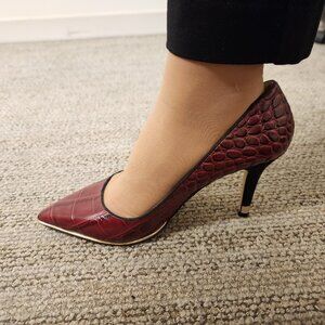 Lord & Taylor Burgandy Heels, Size 6